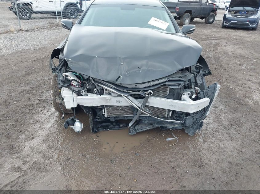 2017 Hyundai Azera VIN: KMHFG4JG4HA589001 Lot: 43957837