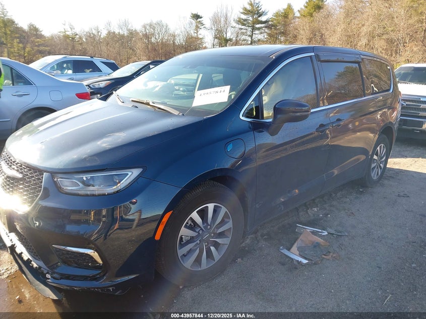 2023 Chrysler Pacifica Hybrid Touring L