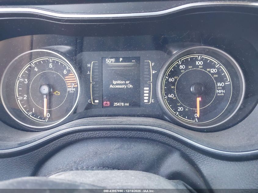 2019 Jeep Cherokee Latitude Plus Fwd VIN: 1C4PJLLB5KD393323 Lot: 43957890