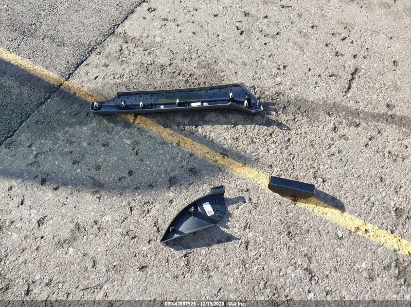 2021 Ram 2500 Laramie 4X4 6'4 Box VIN: 3C6UR5FL1MG560981 Lot: 43957925