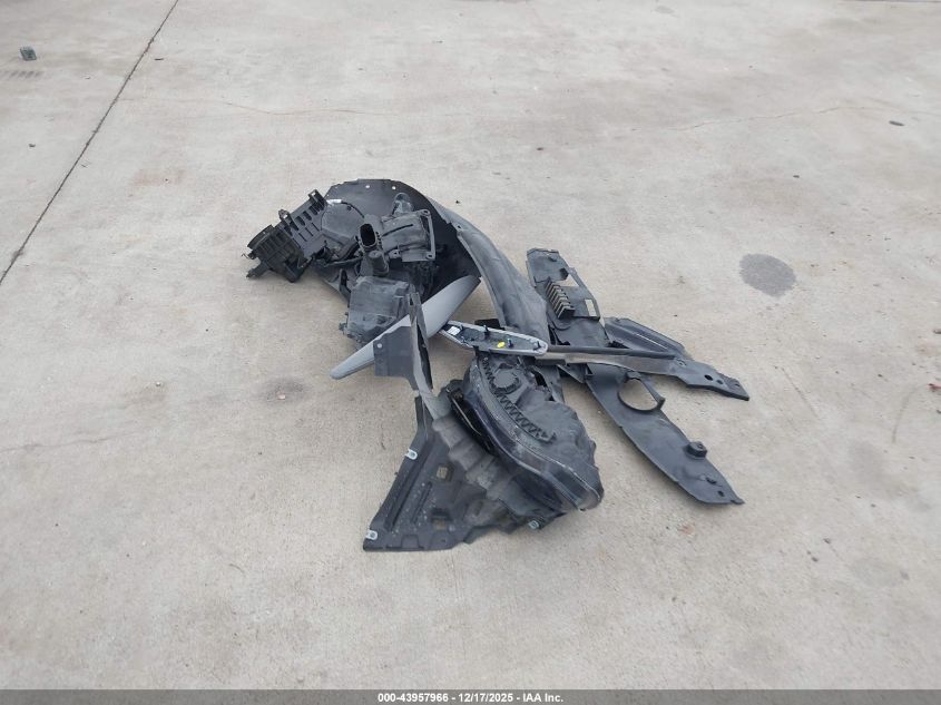 2018 Honda Accord Touring 2.0T VIN: 1HGCV2F99JA008806 Lot: 43957966