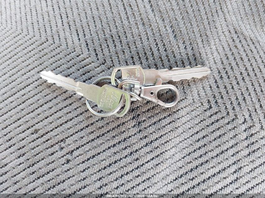 1996 Chevrolet Gmt-400 K1500 VIN: 2GCEK19R8T1251591 Lot: 43957972