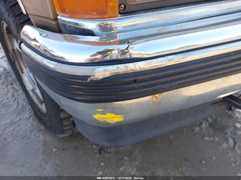 1996 Chevrolet Gmt-400 K1500 VIN: 2GCEK19R8T1251591 Lot: 43957972