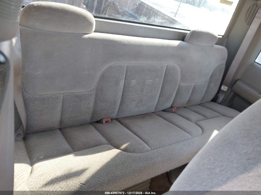 1996 Chevrolet Gmt-400 K1500 VIN: 2GCEK19R8T1251591 Lot: 43957972