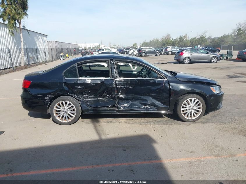 2011 Volkswagen Jetta 2.5L Sel VIN: 3VWLZ7AJ2BM318315 Lot: 43958021