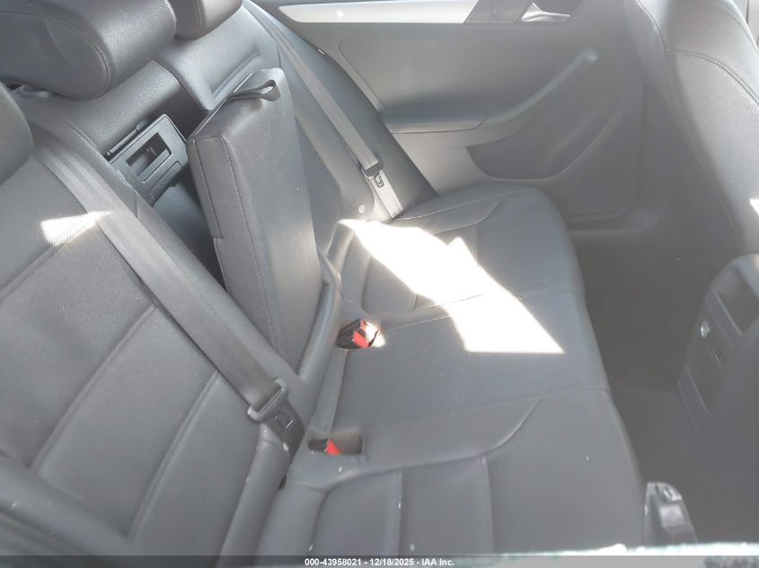 2011 Volkswagen Jetta 2.5L Sel VIN: 3VWLZ7AJ2BM318315 Lot: 43958021