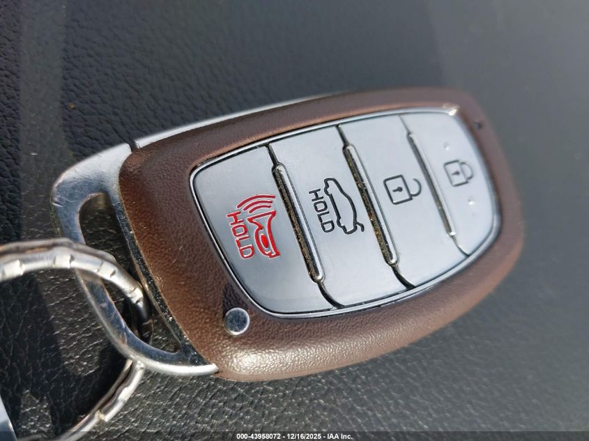 2017 Hyundai Elantra Limited VIN: KMHD84LF9HU119666 Lot: 43958072