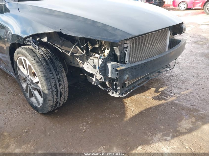 2017 Hyundai Elantra Limited VIN: KMHD84LF9HU119666 Lot: 43958072