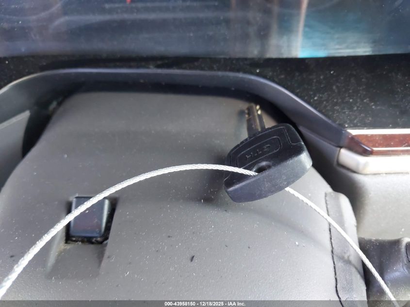 2006 Lincoln Town Car Signature VIN: 1LNHM81W46Y609784 Lot: 43958150