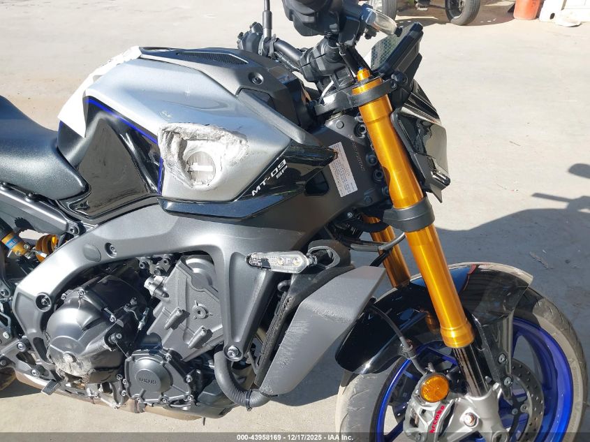 2025 Yamaha Mt09 Sp VIN: JYARN95Y7SA000422 Lot: 43958169