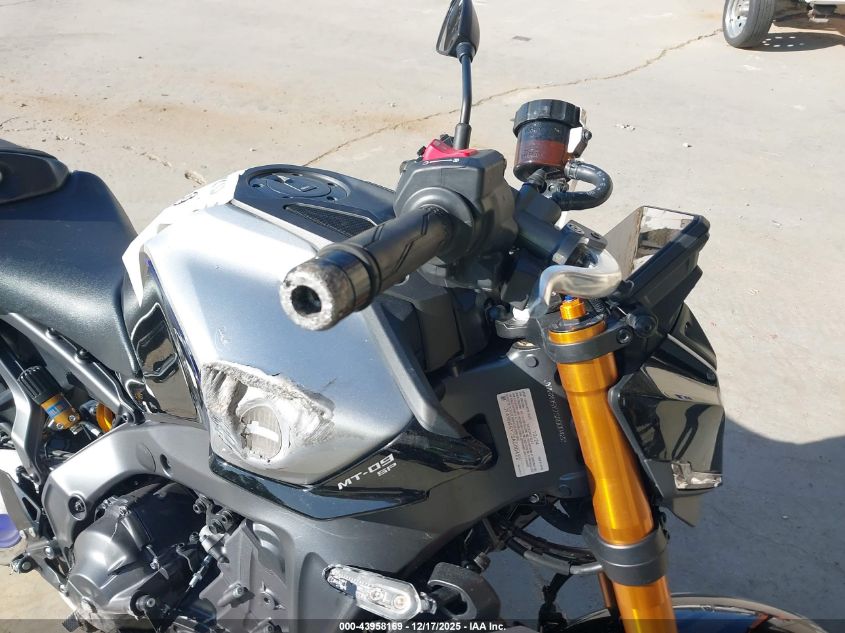 2025 Yamaha Mt09 Sp VIN: JYARN95Y7SA000422 Lot: 43958169
