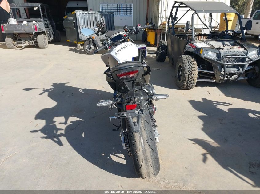2025 Yamaha Mt09 Sp VIN: JYARN95Y7SA000422 Lot: 43958169