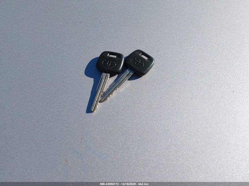 2004 Toyota Camry Le VIN: 4T1BE32K04U889838 Lot: 43958172