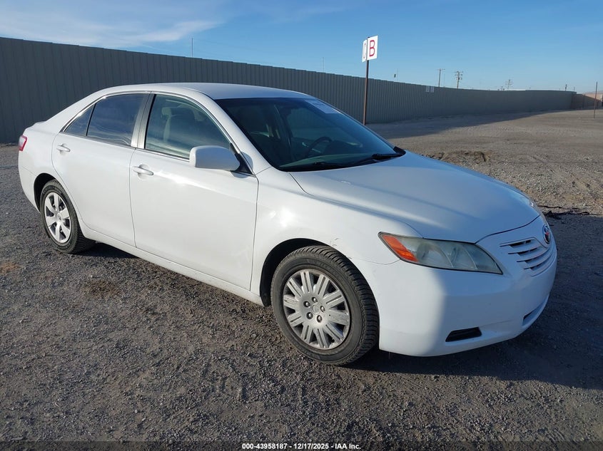 2007 TOYOTA CAMRY White VIN: 4T1BK46K67U537327