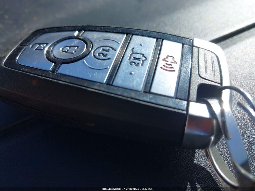 2024 Ford Expedition Xlt VIN: 1FMJU1J89REA61944 Lot: 43958339