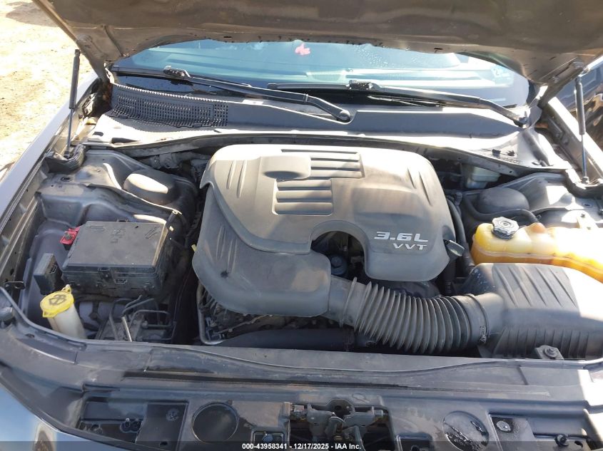 2013 Chrysler 300C Awd VIN: 2C3CCAKG7DH736198 Lot: 43958341