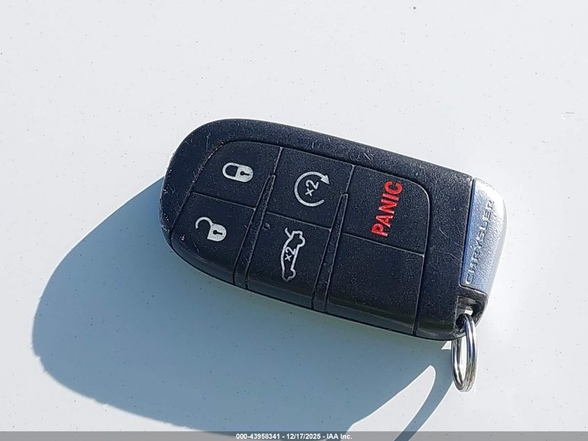 2013 Chrysler 300C Awd VIN: 2C3CCAKG7DH736198 Lot: 43958341