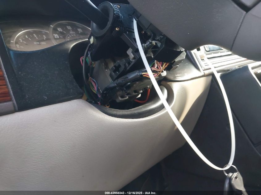 2003 Cadillac Escalade Standard VIN: 1GYEC63T53R291546 Lot: 43958343