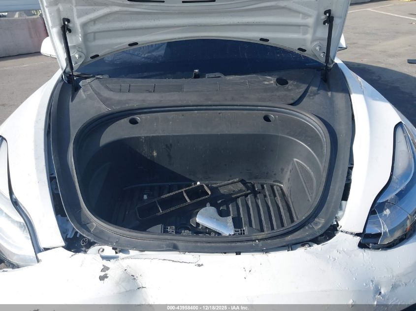 2020 Tesla Model 3 Standard Range Plus Rear-Wheel Drive/Standard Range Rear-Wheel Drive VIN: 5YJ3E1EA4LF806421 Lot: 43958400