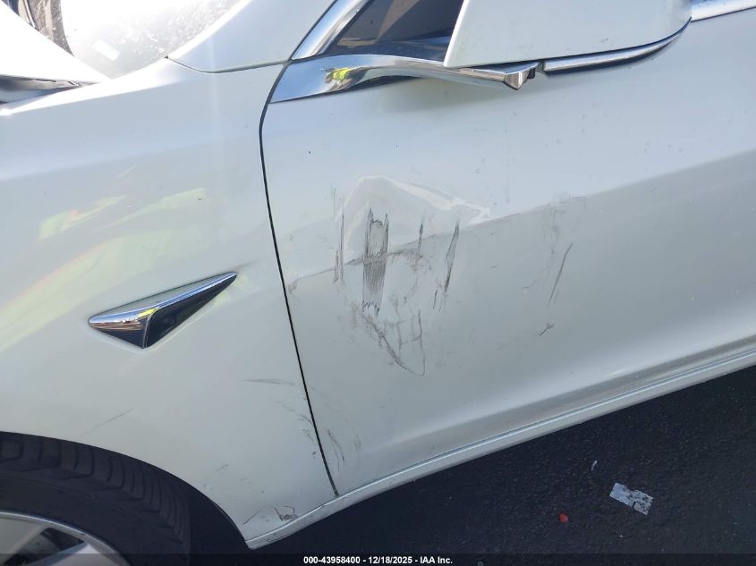 2020 Tesla Model 3 Standard Range Plus Rear-Wheel Drive/Standard Range Rear-Wheel Drive VIN: 5YJ3E1EA4LF806421 Lot: 43958400