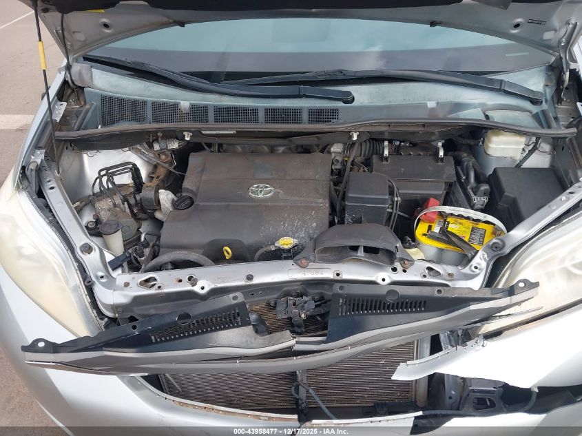 2013 Toyota Sienna Xle V6 7 Passenger Auto Access Seat/Xle V6 8 Passenger VIN: 5TDYK3DC1DS310650 Lot: 43958477