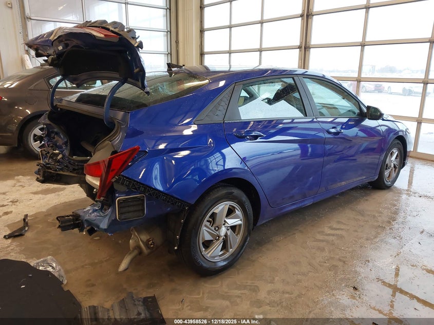 2025 Hyundai Elantra Se