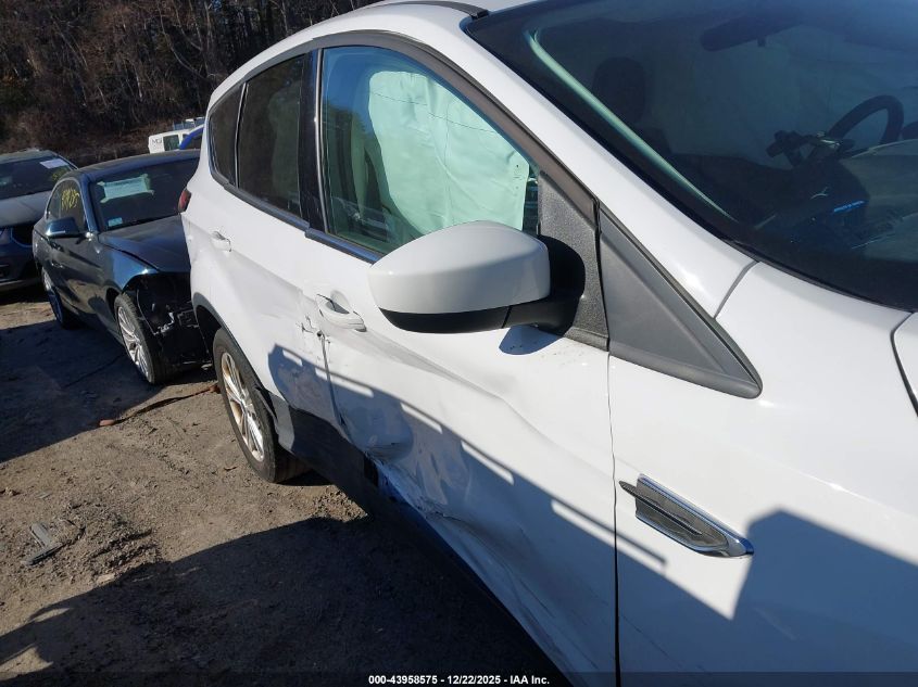 2019 Ford Escape Se VIN: 1FMCU9GD5KUA83639 Lot: 43958575