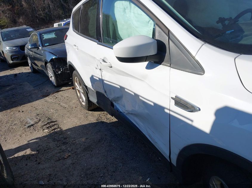 2019 Ford Escape Se VIN: 1FMCU9GD5KUA83639 Lot: 43958575