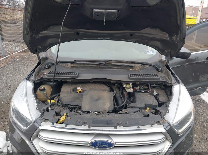 VIN 1FMCU9GD4HUA86346 2017 FORD ESCAPE SE