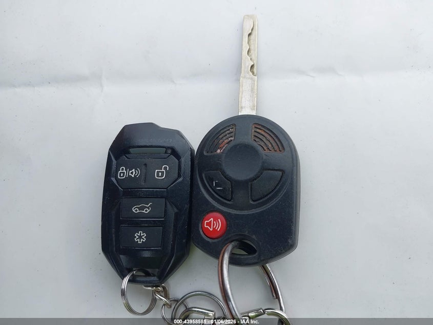 VIN 1FMCU9GD4HUA86346 2017 FORD ESCAPE SE