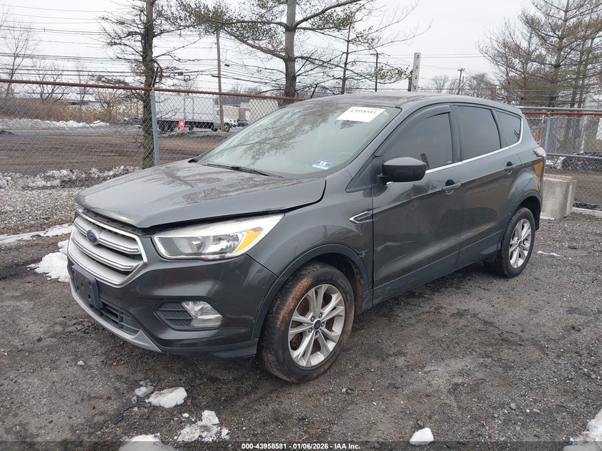 VIN 1FMCU9GD4HUA86346 2017 FORD ESCAPE SE