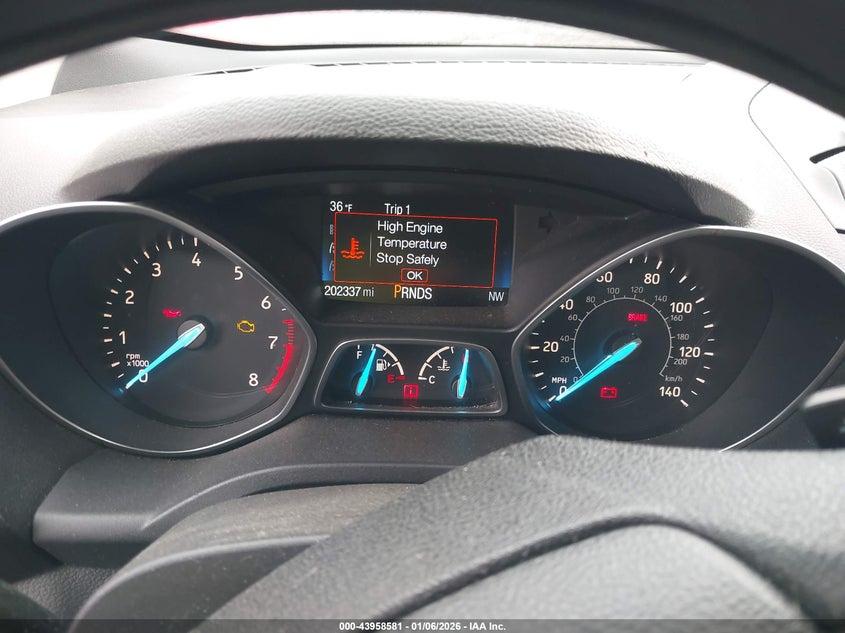 VIN 1FMCU9GD4HUA86346 2017 FORD ESCAPE SE