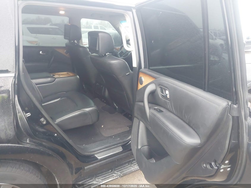 JN8AZ2NE3B9004833 2011 INFINITI QX56 photo no. 8