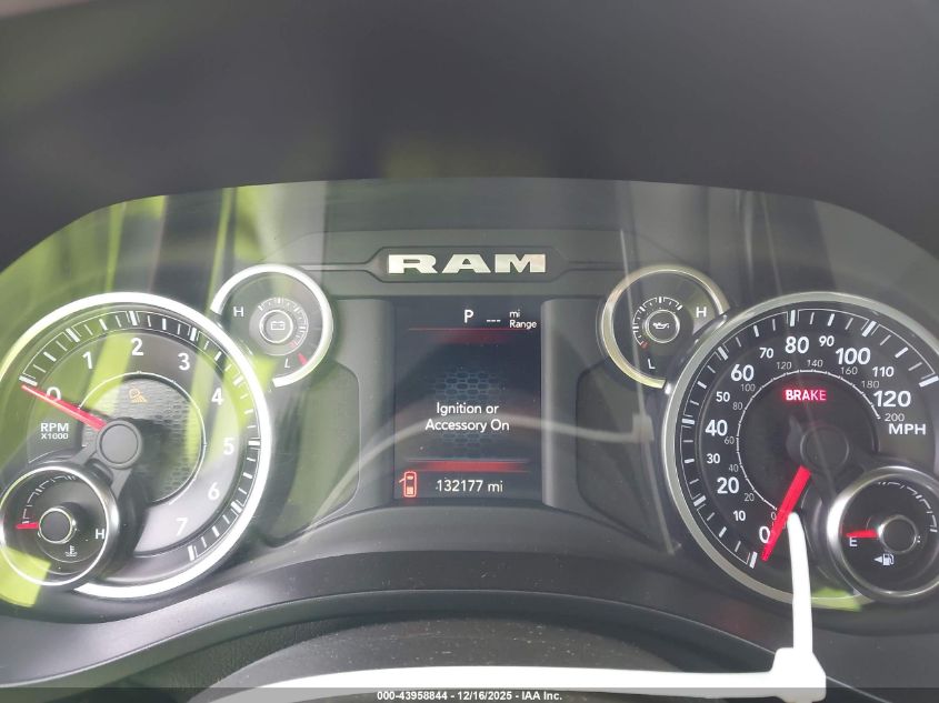 2019 Ram 1500 Big Horn/Lone Star 4X4 6'4 Box VIN: 1C6SRFBT2KN833286 Lot: 43958844