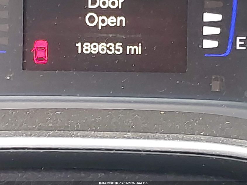 2017 Chrysler 200 Limited Platinum VIN: 1C3CCCABXHN500756 Lot: 43958988