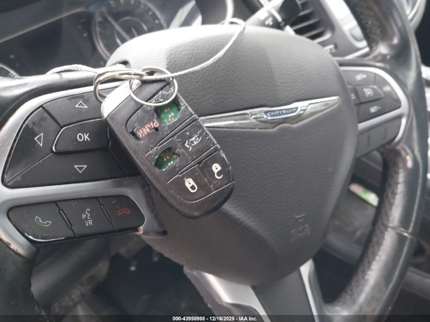 2017 Chrysler 200 Limited Platinum VIN: 1C3CCCABXHN500756 Lot: 43958988