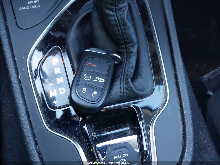 2020 Jeep Cherokee Limited 4X4 VIN: 1C4PJMDX1LD572802 Lot: 43959008