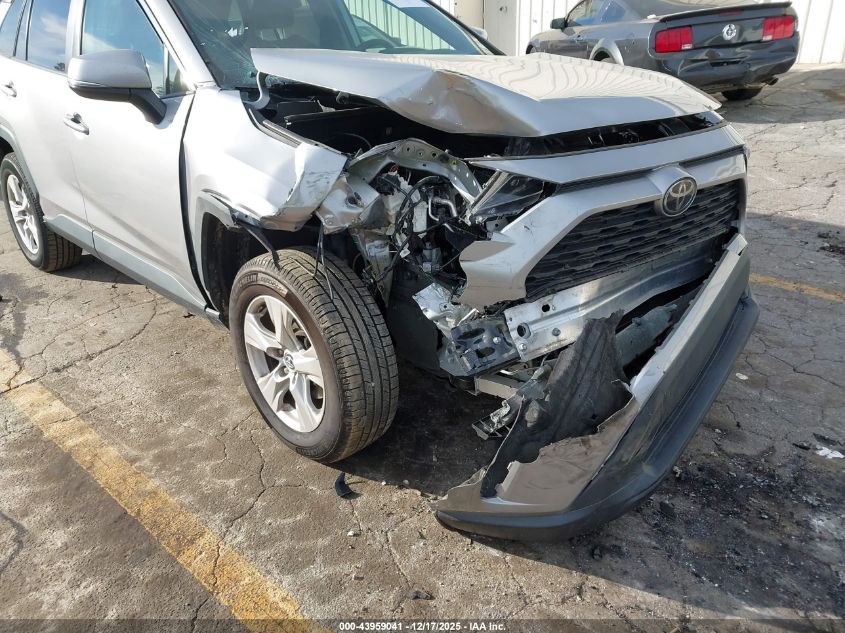 2020 Toyota Rav4 Xle VIN: 2T3W1RFV1LC049370 Lot: 43959041