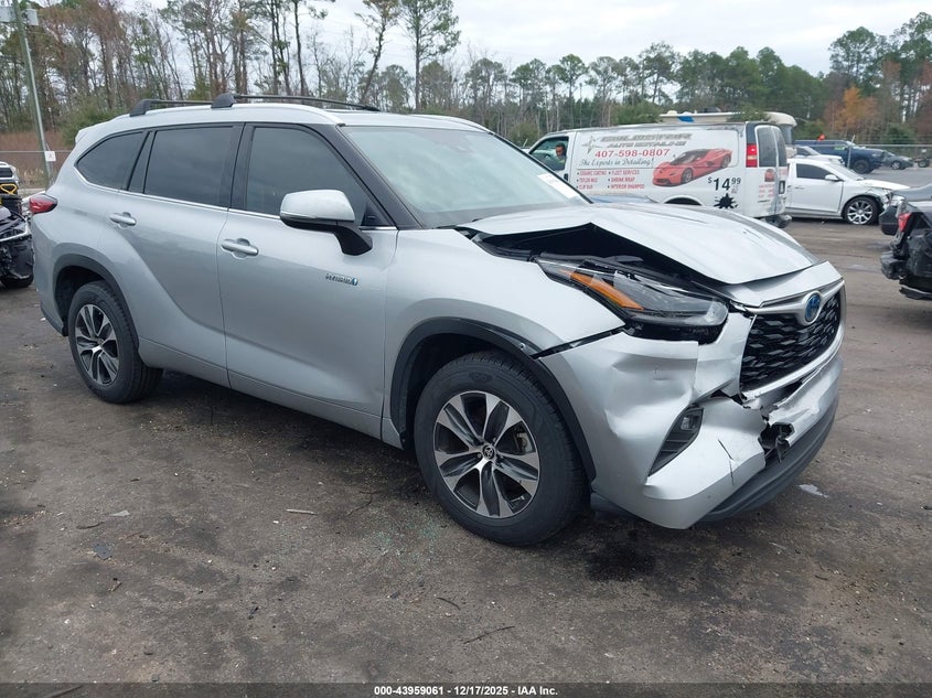 2021 Toyota Highlander Hybrid Xle