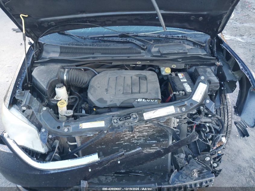 2011 Chrysler Town & Country Touring-L VIN: 2A4RR8DG8BR655996 Lot: 43959087