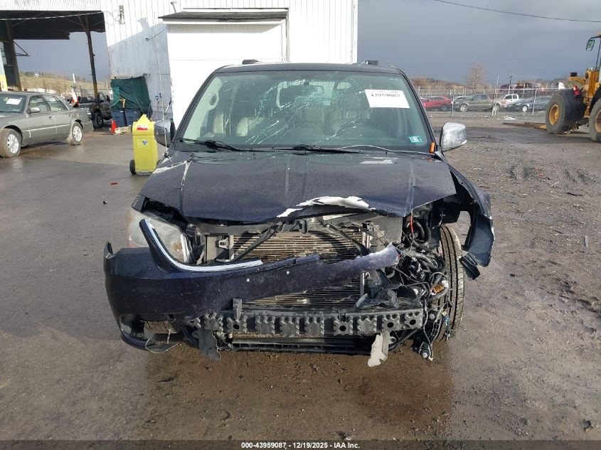 2011 Chrysler Town & Country Touring-L VIN: 2A4RR8DG8BR655996 Lot: 43959087