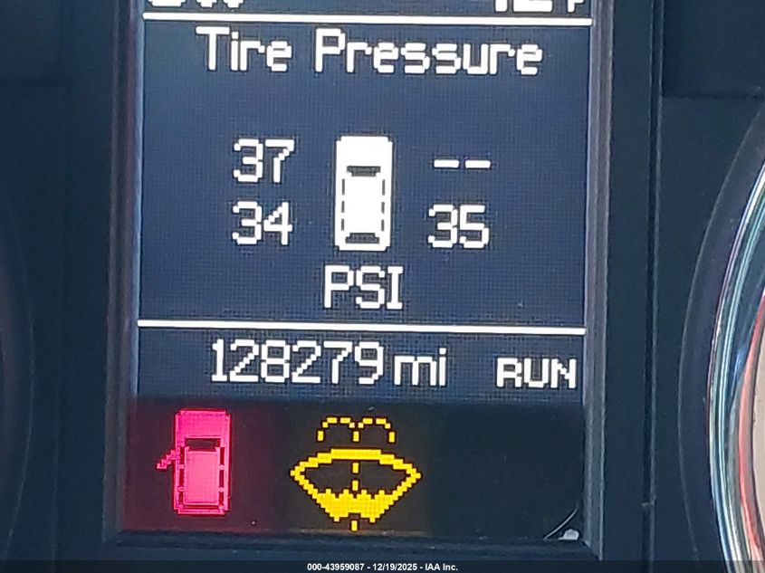 2011 Chrysler Town & Country Touring-L VIN: 2A4RR8DG8BR655996 Lot: 43959087