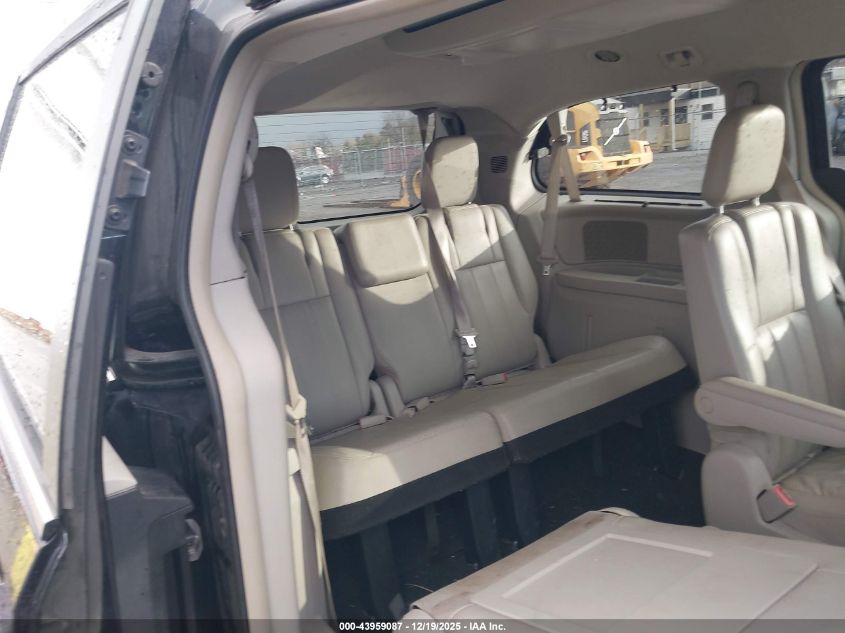 2011 Chrysler Town & Country Touring-L VIN: 2A4RR8DG8BR655996 Lot: 43959087