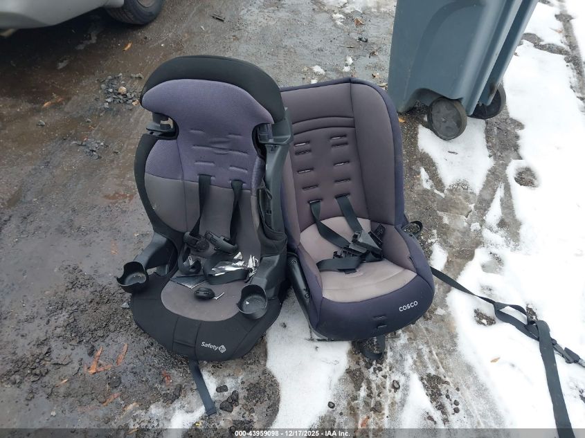 2013 Nissan Versa 1.6 Sv VIN: 3N1CN7APXDL879571 Lot: 43959098