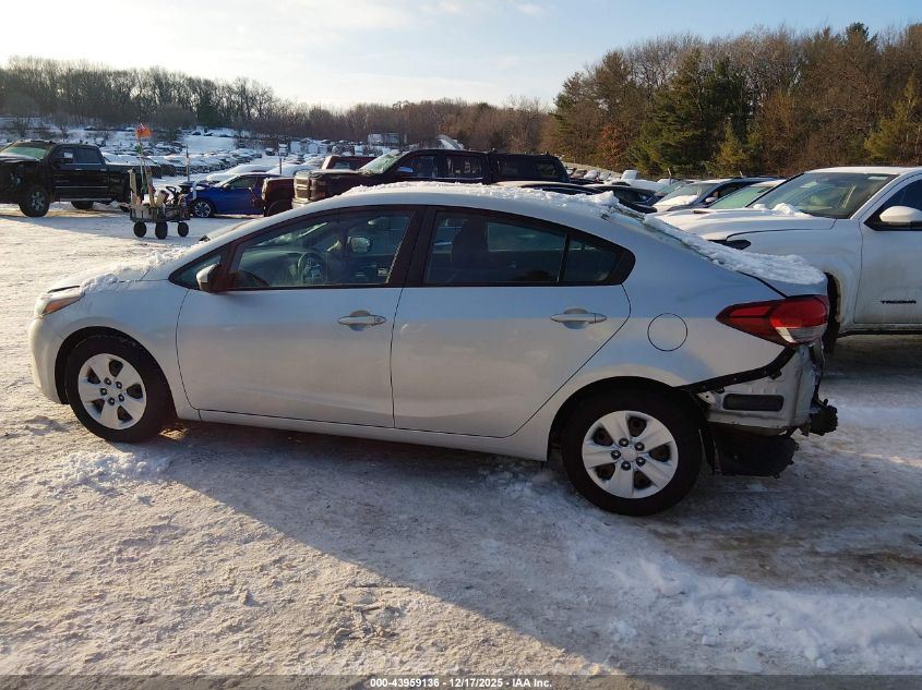 2018 Kia Forte Lx VIN: 3KPFK4A70JE270555 Lot: 43959136