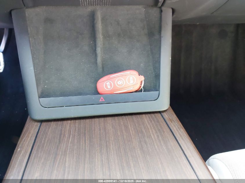 2022 Tesla Model S Dual Motor All-Wheel Drive VIN: 5YJSA1E53NF465039 Lot: 43959141