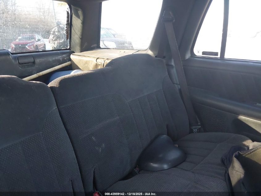 1996 Chevrolet Blazer VIN: 1GNDT13W0T2114529 Lot: 43959142