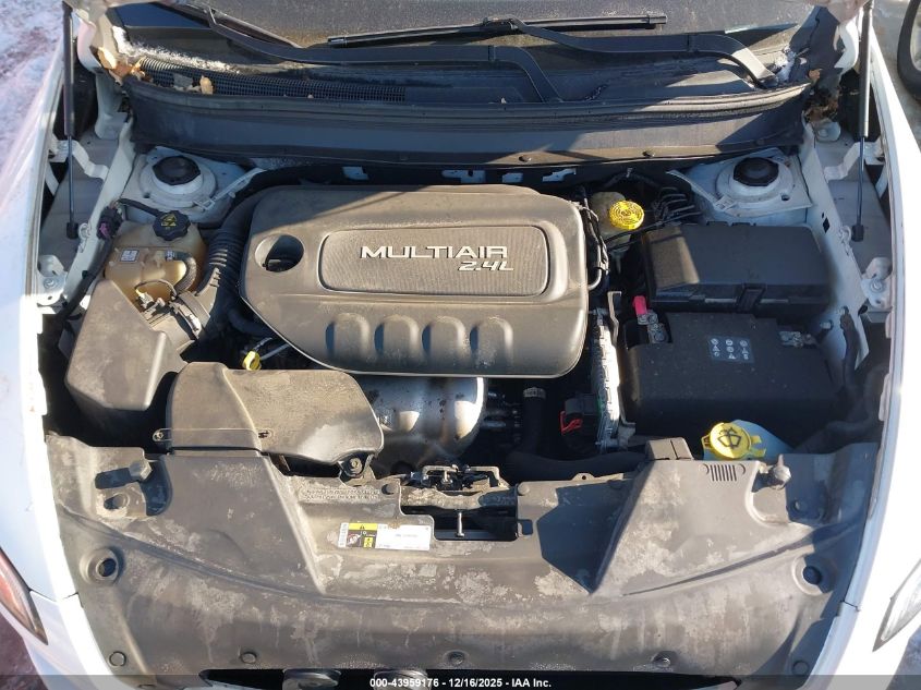 2015 Jeep Cherokee Latitude VIN: 1C4PJLCB4FW636923 Lot: 43959176