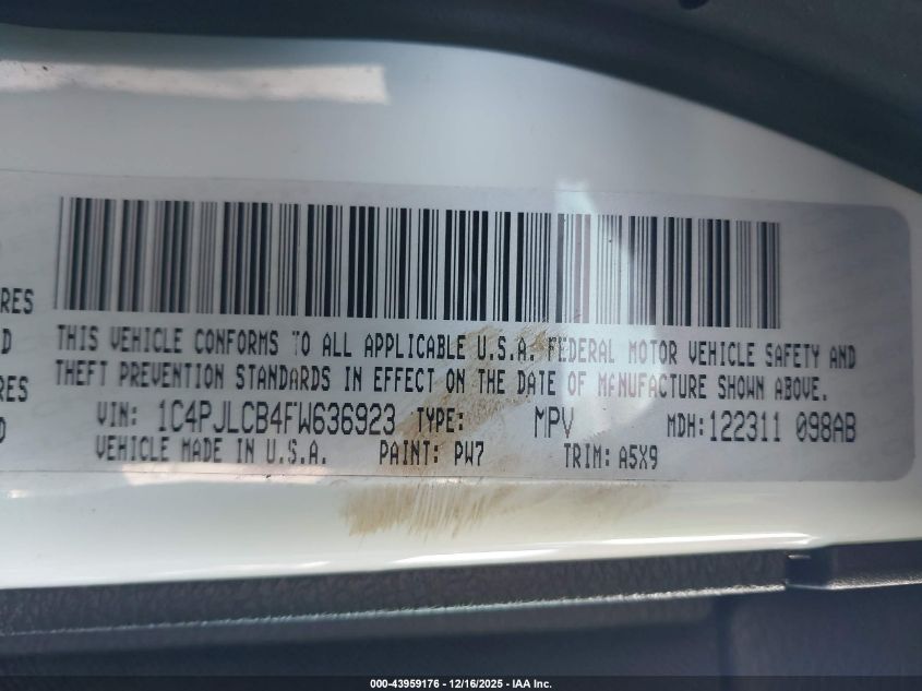 2015 Jeep Cherokee Latitude VIN: 1C4PJLCB4FW636923 Lot: 43959176