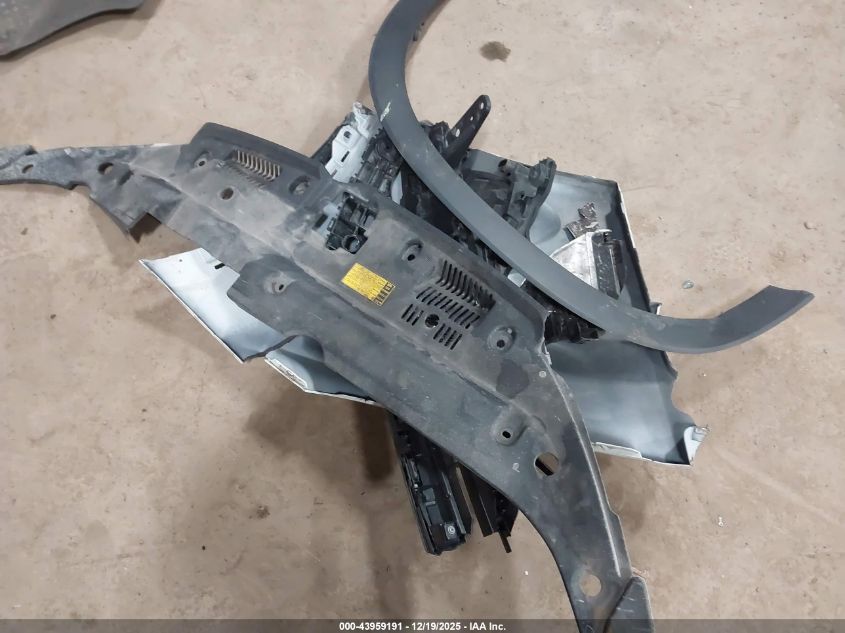 2017 Toyota Highlander Hybrid Le VIN: 5TDBGRFH2HS033127 Lot: 43959191